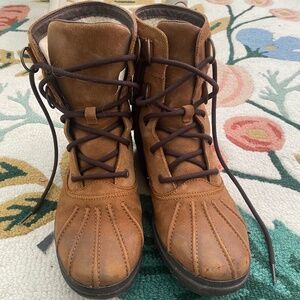 Ugg snow boots: Azaria Suede Duck Boot, Brown In Chestnut Leather